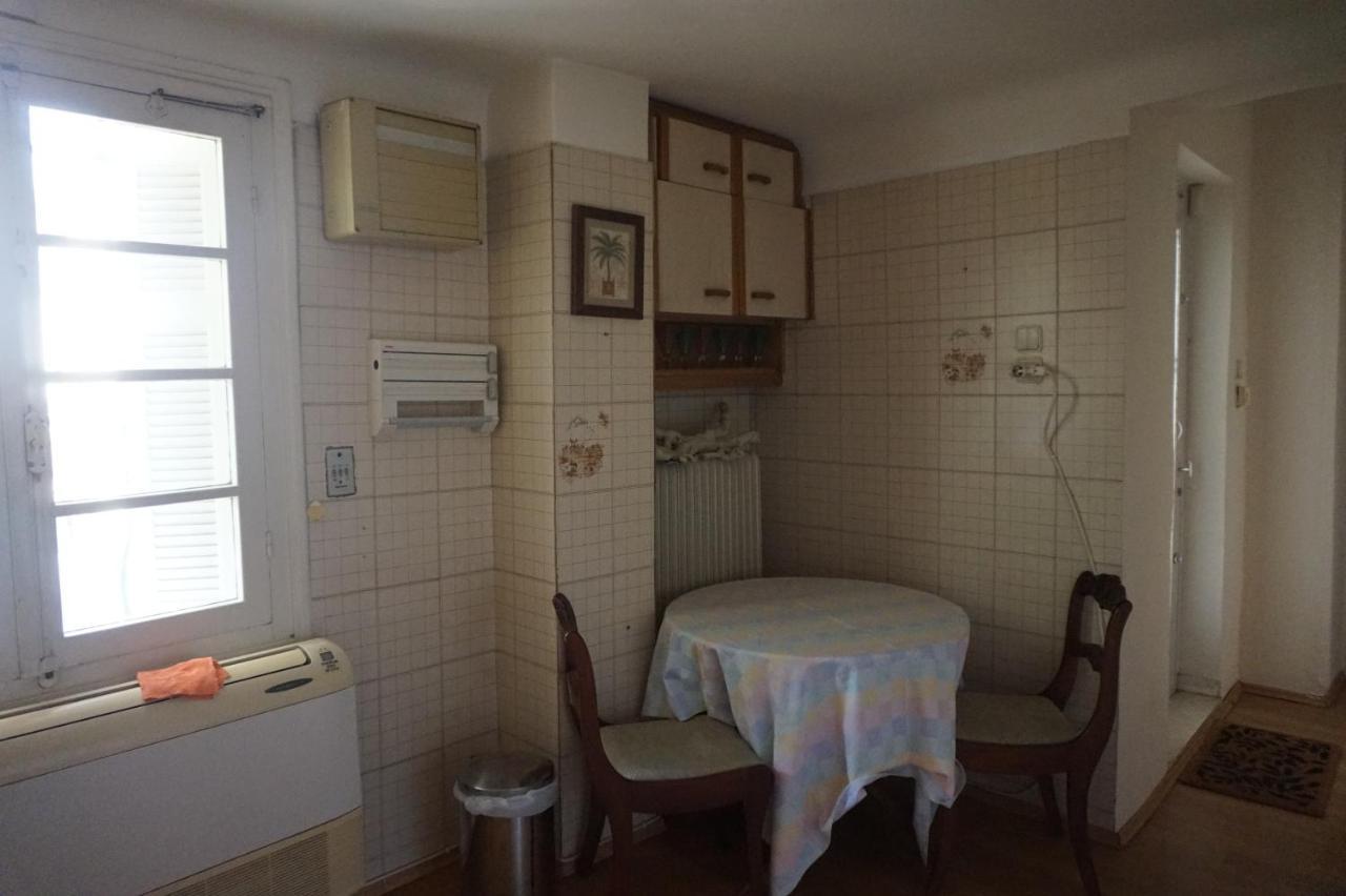 Independent Entrance Apt - 130M2 - Garden - Private Parking Apartment Atena Exterior foto